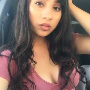 Meet your Posher, Isela